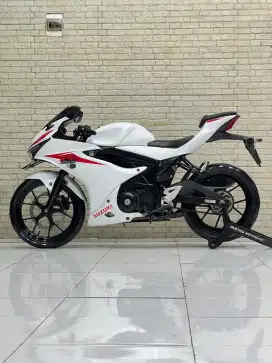 TERMURAH‼️ Suzuki GSX 150R keyless 2018 Putih mustika motoshop