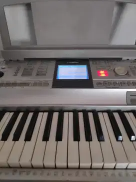 Keyboard Yamaha DGX 305 tuys 76 key