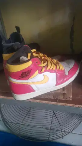 Nike Air Jordan 1 High Fusion Red