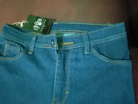 Jeans cutbray wanita nomor 30
