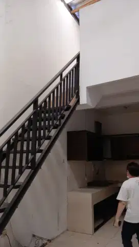 Di Sewakan
Rumah bagus luas siap huni Taman kopo indah 2 harga heran l