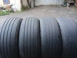 Copotan seperti baru 235/50r18