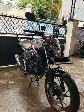 Honda CB150R 2016 Black - Low KM