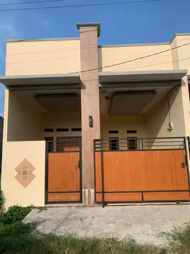 Hunian keluarga SHM asri di villa gading harapan 1 timur