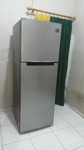 Kulkas Samsung inverter