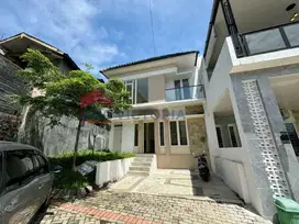 Rumah mewah murah disewakan di Kalindra Balearjosari Malang