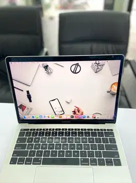 Macbook Pro 2017 RAM 8/256 GB 13