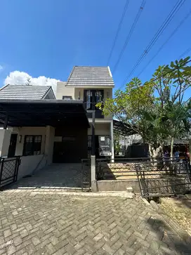Rumah 2 Lantai the Fazza De Naila Village Driyorejo Barat Surabaya
