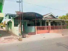 Rumah Bagus plus Ruang usaha Strategis Pasar Kliwon Solo