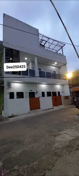 Dijual Kost 3 Lantai di Otista, Jakarta Timur. Full occupancy