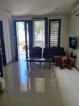 Rumah 2 Lantai Dekat Pusat Perbelanjaan Di Summarecon Bandung