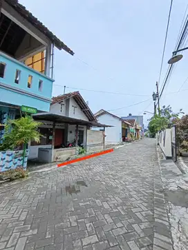 Tanah sangat strategis nologaten cocok untuk kost ekslusif