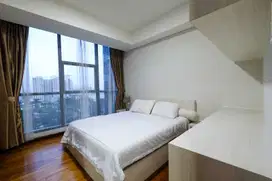 Disewakan Aparment 3+1 BR Private Lift Middle Floor Full Furnished JKT