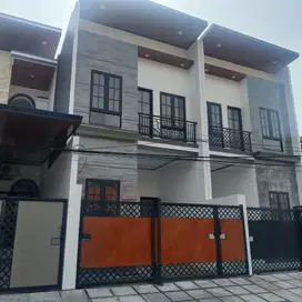 Rumah baru Penjaringan sari Row jalan lebar 3 mobil