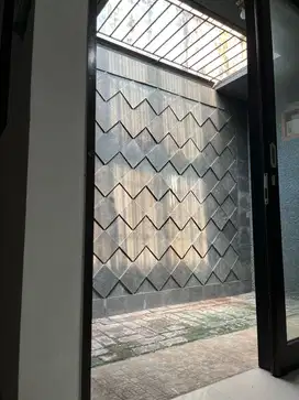 TERJUAL RUMAH JL NEPTUNUS MARGAHAYU RAYA / BELAKANG MTC