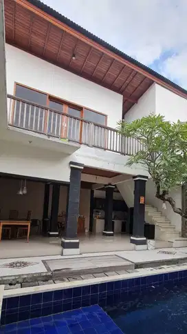 Jual Villa 2lt Lokasi Jl Tangkuban Perahu Kerobokan area Investasi