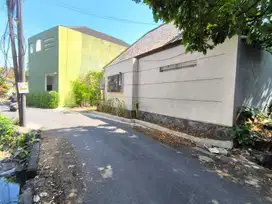 DIJUAL TANAH BERISI BANGUN VILLA, PETITENGET, SEMINYAK