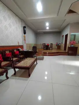 Jual Rumah Villa Komplek Taman Anggrek FULL FURNISHED