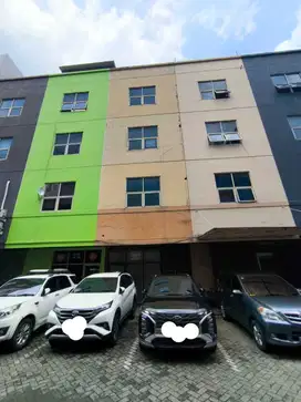 Disewakan Ruko 4 Lantai Taman Meruya Jakarta Barat