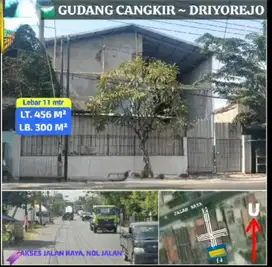 Gudang di Raya Cangkir Driyorejo