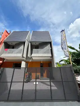 DIJUAL RUMAH MEWAH BEBAS BANJIR DEKAT EXIT TOL JATIWARNA SHM