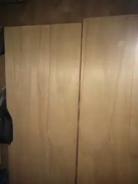 Pintu kamar triplek