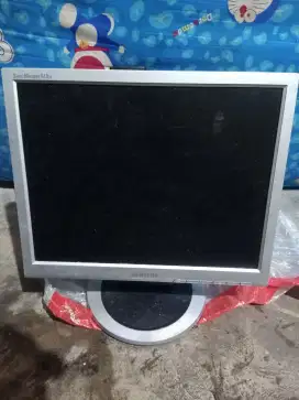 Di jual 5 buah lcd komputer PC kondisi mati bisa cod di antar di kirim