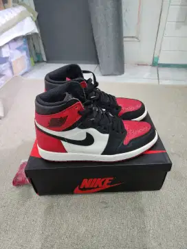 Nike Air Jordan 1 High Bred Toe