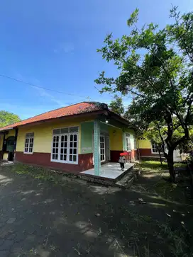 Di jual rumah + kost-kostan