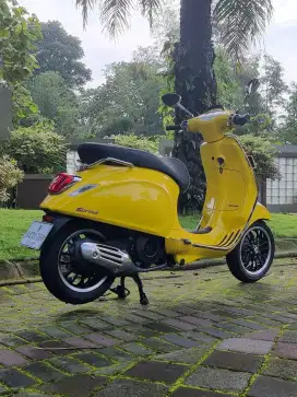 Vespa Sprint Kuning 150 ABS IGet pmk 2023 Odo 1.300km  Koko Motor
