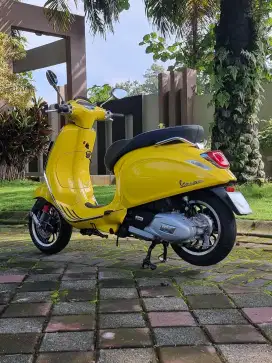 Vespa Sprint Kuning 150 ABS IGet pmk 2023 Odo 1.300km  Koko Motor