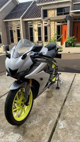 YAMAHA R15 V3 2021