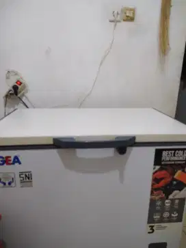 GEA chest freezer AB226r box pembeku daging 220L