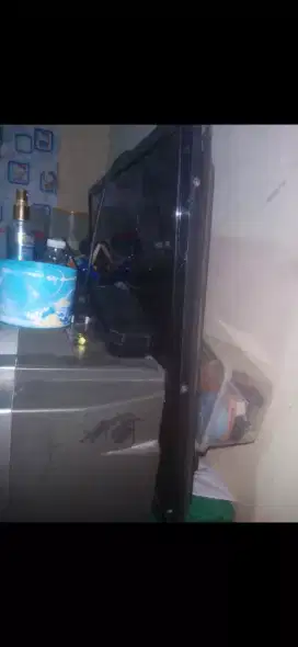 TV Konka , 32inch gada tompel di lcd