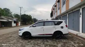 INNOVA 2017 VENTURER AT 2.0cc