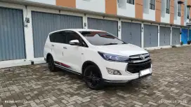 INNOVA 2017 VENTURER AT 2.0cc