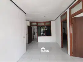 Rumah 2 Lantai Sewa Murah Dekat Exit Tol Gayamsari di Medoho Indah