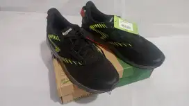 Sepatu League Baru