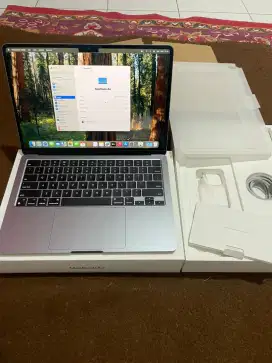 macbook air m3 13 inch 8/256