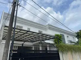 Dijual Rumah Mewah Siap huni 2 Lantai di Tanah Kusir, Jakarta Selatan.
