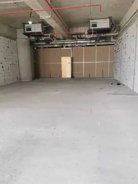 Ruangan office kondisi bare Soho Capital disewakan