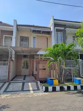 Dekat Rungkut Rumah Kutisari minimalis 2 lantai siap huni