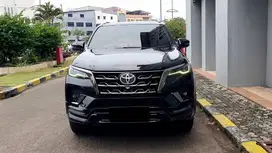 Toyota Fortuner VRZ GR Tetradrive 2.8 AT 4x4 AWD Hitam 2022/2023