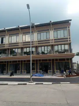 RUKO GREEN LAKE CITY KOREAN TOWN GANDENG 3 (TIGA) UNIT PLONG DISEWA
