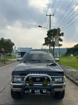 Jual Cepat Nissan Terrano Kingsroad Tahun 2001