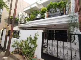 Dijual rumah dengan kost-kostan murah tanpa perantara