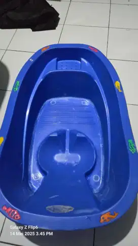 Bak Mandi Bayi Warna Biru