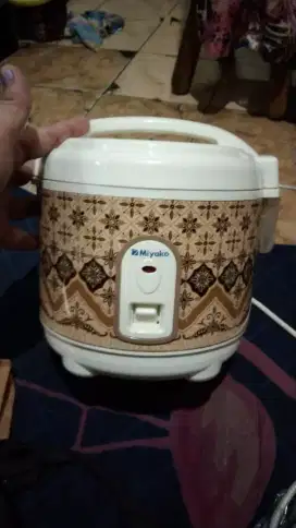 Rice cooker Magicom Miyako normal siap pakai