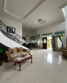 Dijual Rumah Cakep Semi Furnish Komplek Pondok Surya