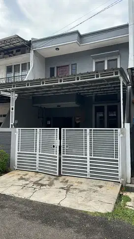 Dijual Rumah Siap Huni Lokasi Strategis di Sektor 1E